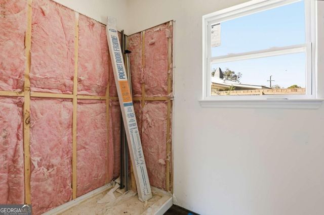 11 West Street, Savannah, GA 31415