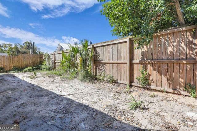 11 West Street, Savannah, GA 31415