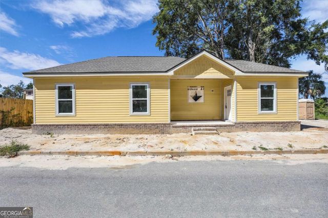 11 West Street, Savannah, GA 31415