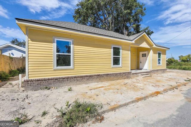 11 West Street, Savannah, GA 31415