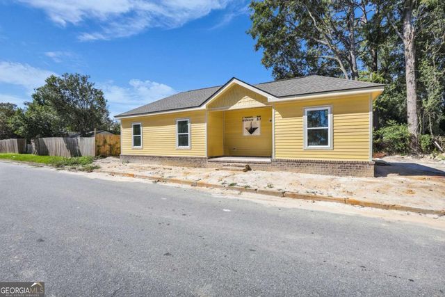 11 West Street, Savannah, GA 31415