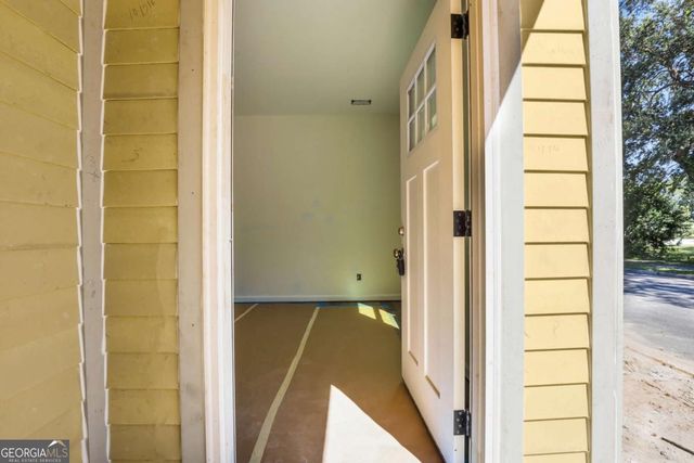 11 West Street, Savannah, GA 31415