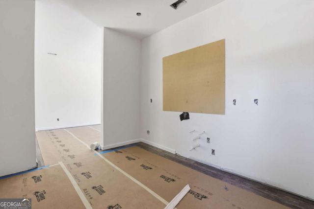 11 West Street, Savannah, GA 31415