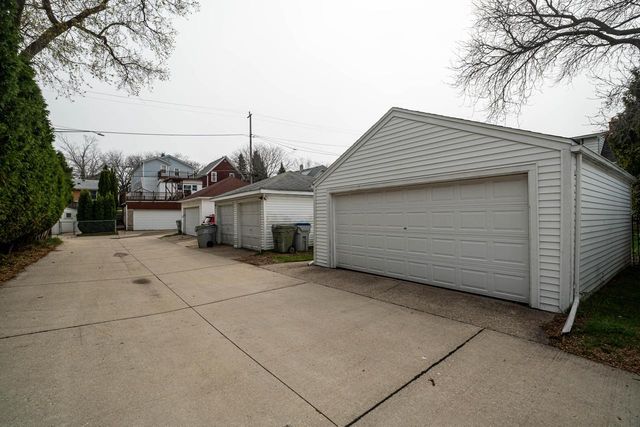2868 S Ellen STREET, Milwaukee, WI 53207