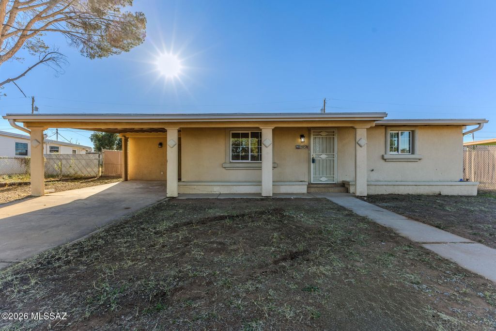 205 3rd Street, Huachuca City, AZ 85616