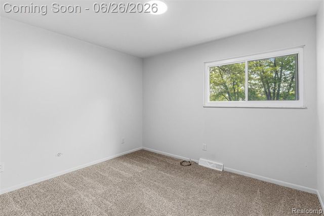 5120 Hillcrest Circle, Flint, MI 48506