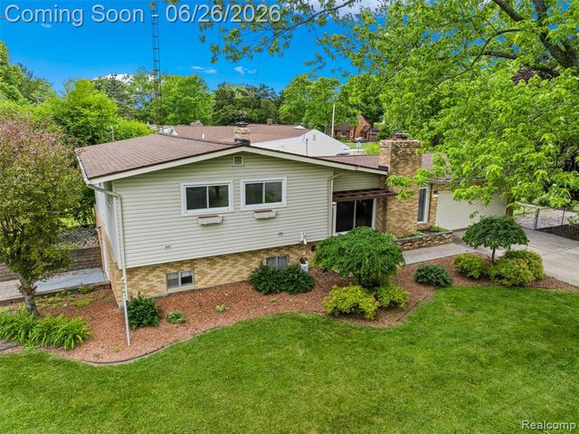 5120 Hillcrest Circle, Flint, MI 48506