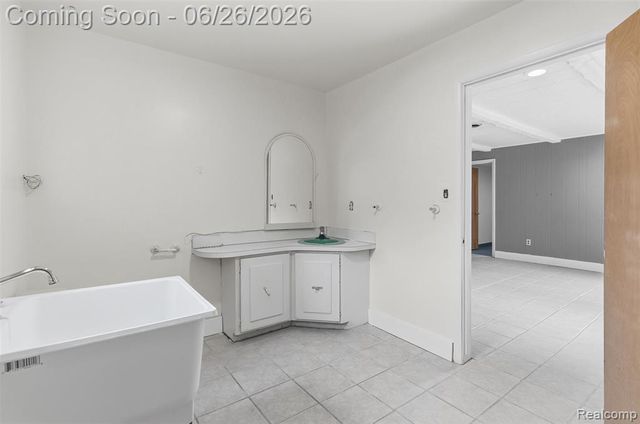 5120 Hillcrest Circle, Flint, MI 48506