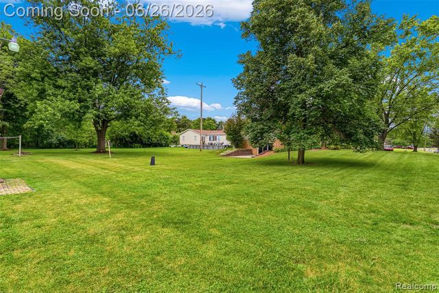 5120 Hillcrest Circle, Flint, MI 48506