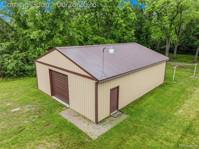 5120 Hillcrest Circle, Flint, MI 48506