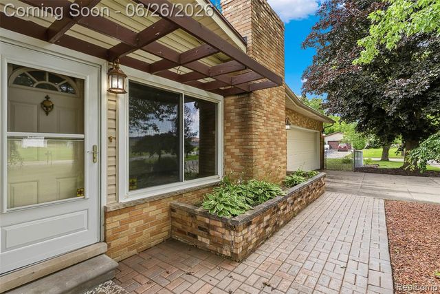 5120 Hillcrest Circle, Flint, MI 48506