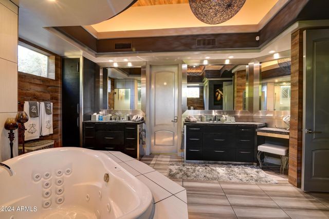 10220 E Desert Cove Avenue, Scottsdale, AZ 85260