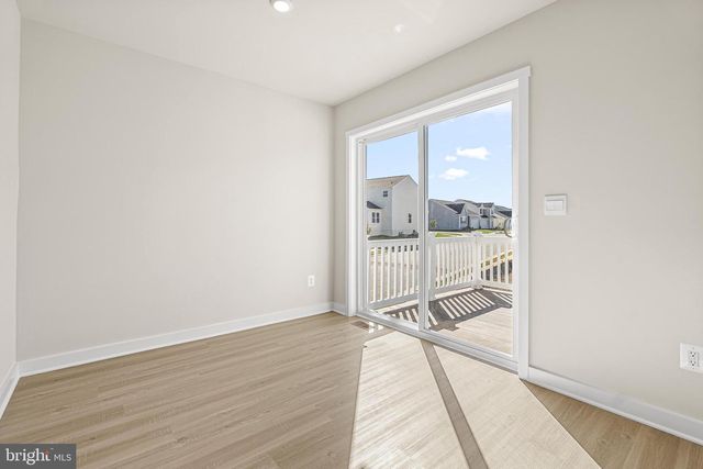 225 HUNTWELL WEST AVE, Ranson, WV 25438