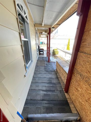 26521 Barrington, Madison Heights, MI 48071