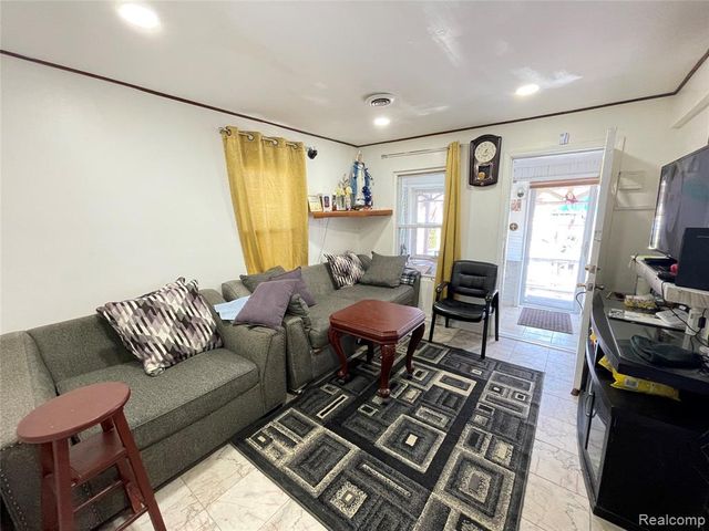 26521 Barrington, Madison Heights, MI 48071