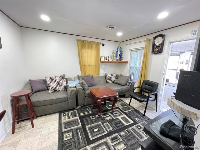 26521 Barrington, Madison Heights, MI 48071