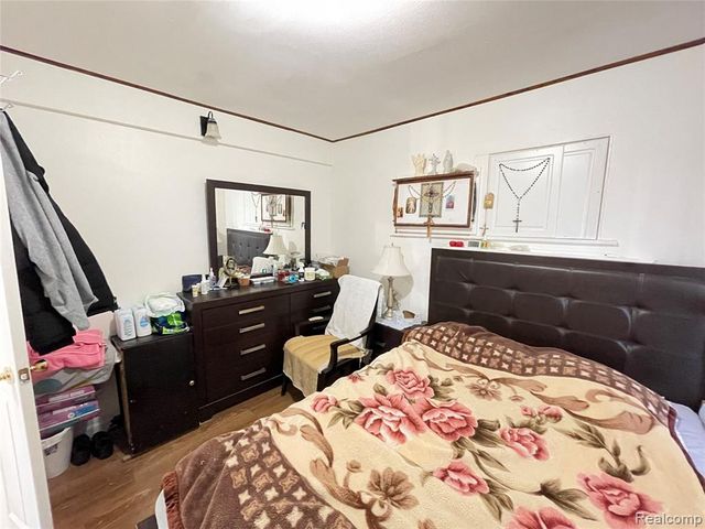 26521 Barrington, Madison Heights, MI 48071