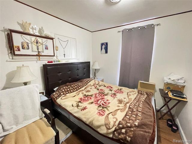 26521 Barrington, Madison Heights, MI 48071