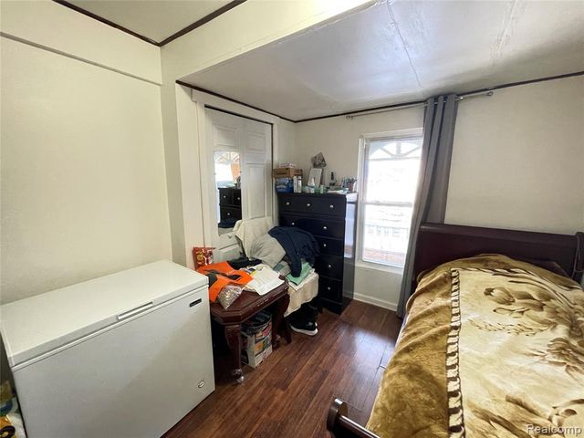 26521 Barrington, Madison Heights, MI 48071