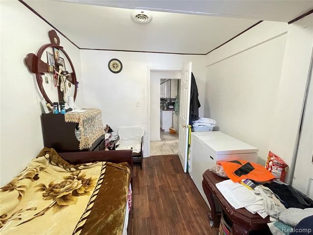 26521 Barrington, Madison Heights, MI 48071