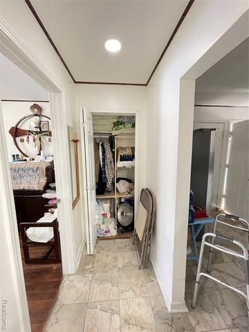 26521 Barrington, Madison Heights, MI 48071