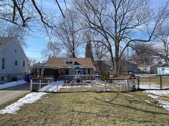 26521 Barrington, Madison Heights, MI 48071