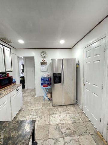 26521 Barrington, Madison Heights, MI 48071