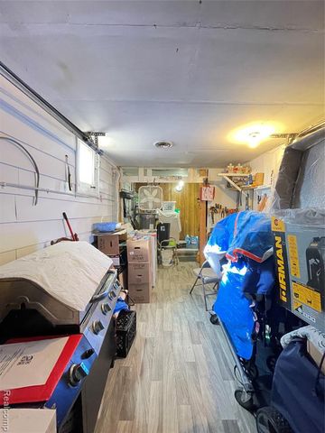 26521 Barrington, Madison Heights, MI 48071