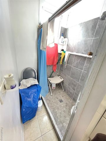 26521 Barrington, Madison Heights, MI 48071