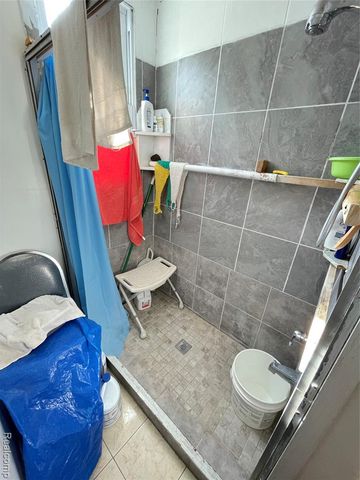 26521 Barrington, Madison Heights, MI 48071