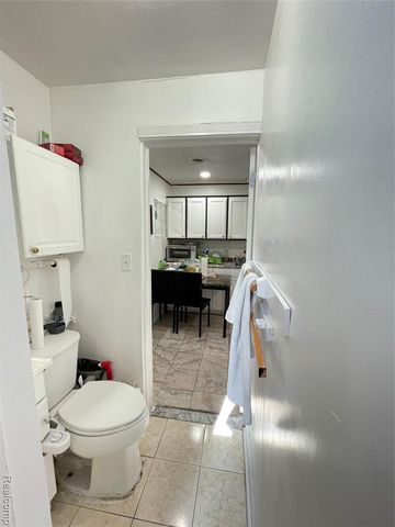 26521 Barrington, Madison Heights, MI 48071