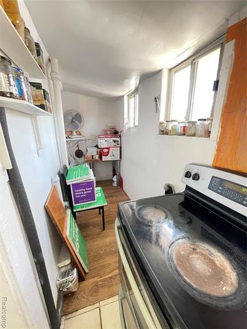 26521 Barrington, Madison Heights, MI 48071