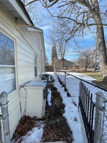 26521 Barrington, Madison Heights, MI 48071