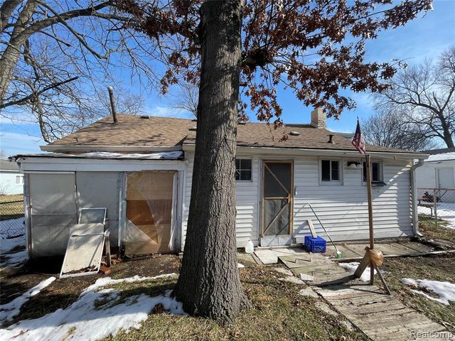 26521 Barrington, Madison Heights, MI 48071