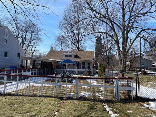 26521 Barrington, Madison Heights, MI 48071