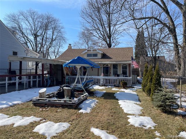 26521 Barrington, Madison Heights, MI 48071