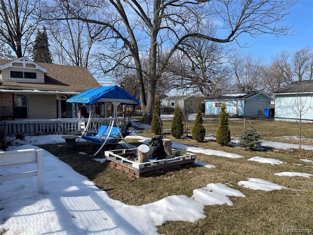 26521 Barrington, Madison Heights, MI 48071