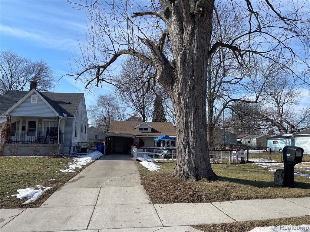 26521 Barrington, Madison Heights, MI 48071