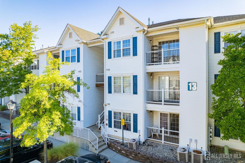 1326 Waterford Drive, Edison, NJ 08817