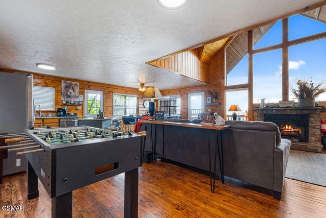 1582 Bears Den Way, Sevierville, TN 37862