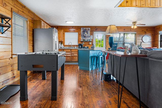 1582 Bears Den Way, Sevierville, TN 37862