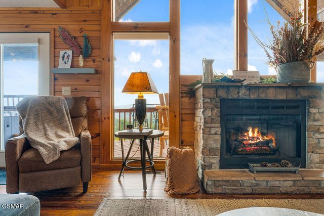 1582 Bears Den Way, Sevierville, TN 37862