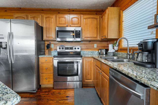 1582 Bears Den Way, Sevierville, TN 37862