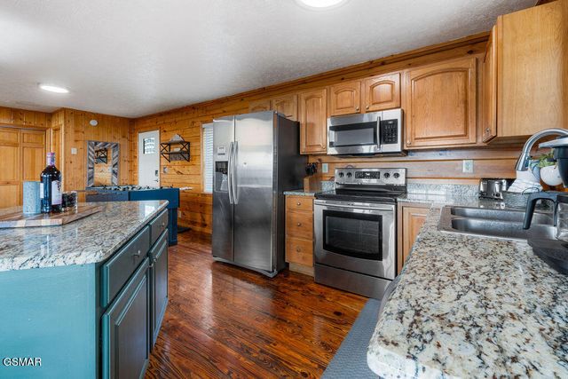 1582 Bears Den Way, Sevierville, TN 37862