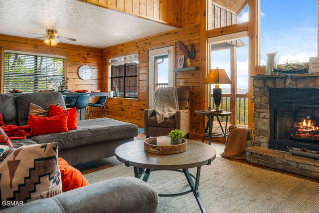 1582 Bears Den Way, Sevierville, TN 37862