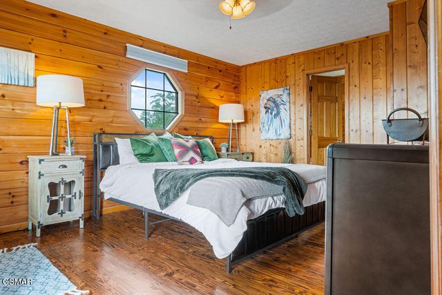 1582 Bears Den Way, Sevierville, TN 37862