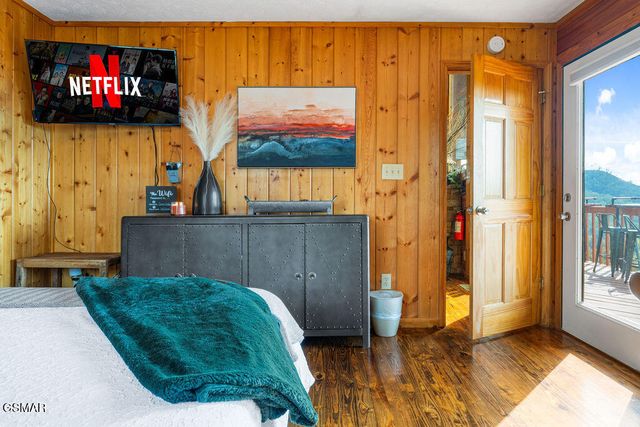 1582 Bears Den Way, Sevierville, TN 37862