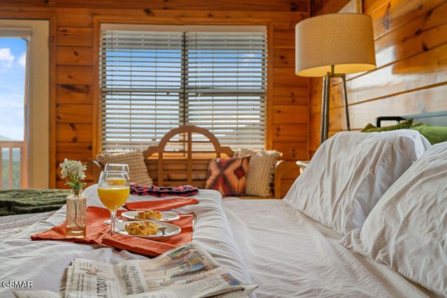 1582 Bears Den Way, Sevierville, TN 37862