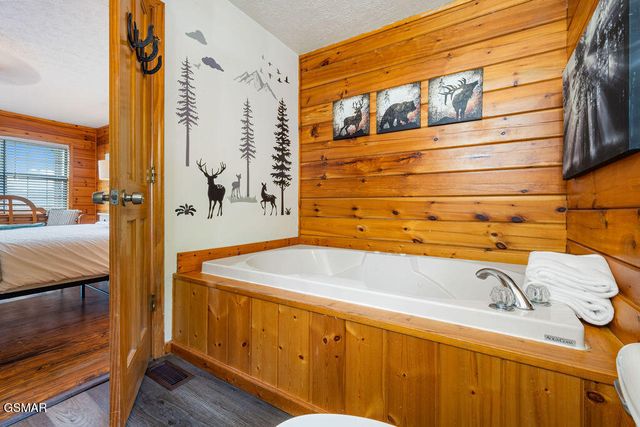 1582 Bears Den Way, Sevierville, TN 37862