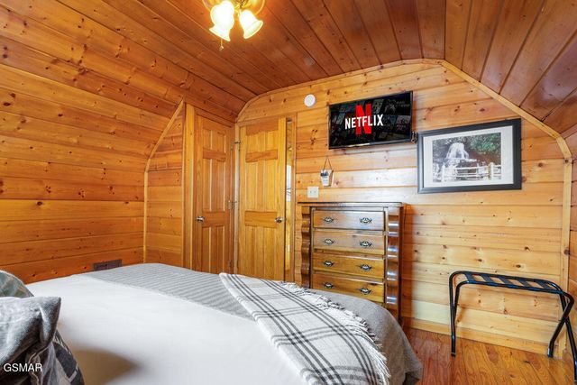 1582 Bears Den Way, Sevierville, TN 37862